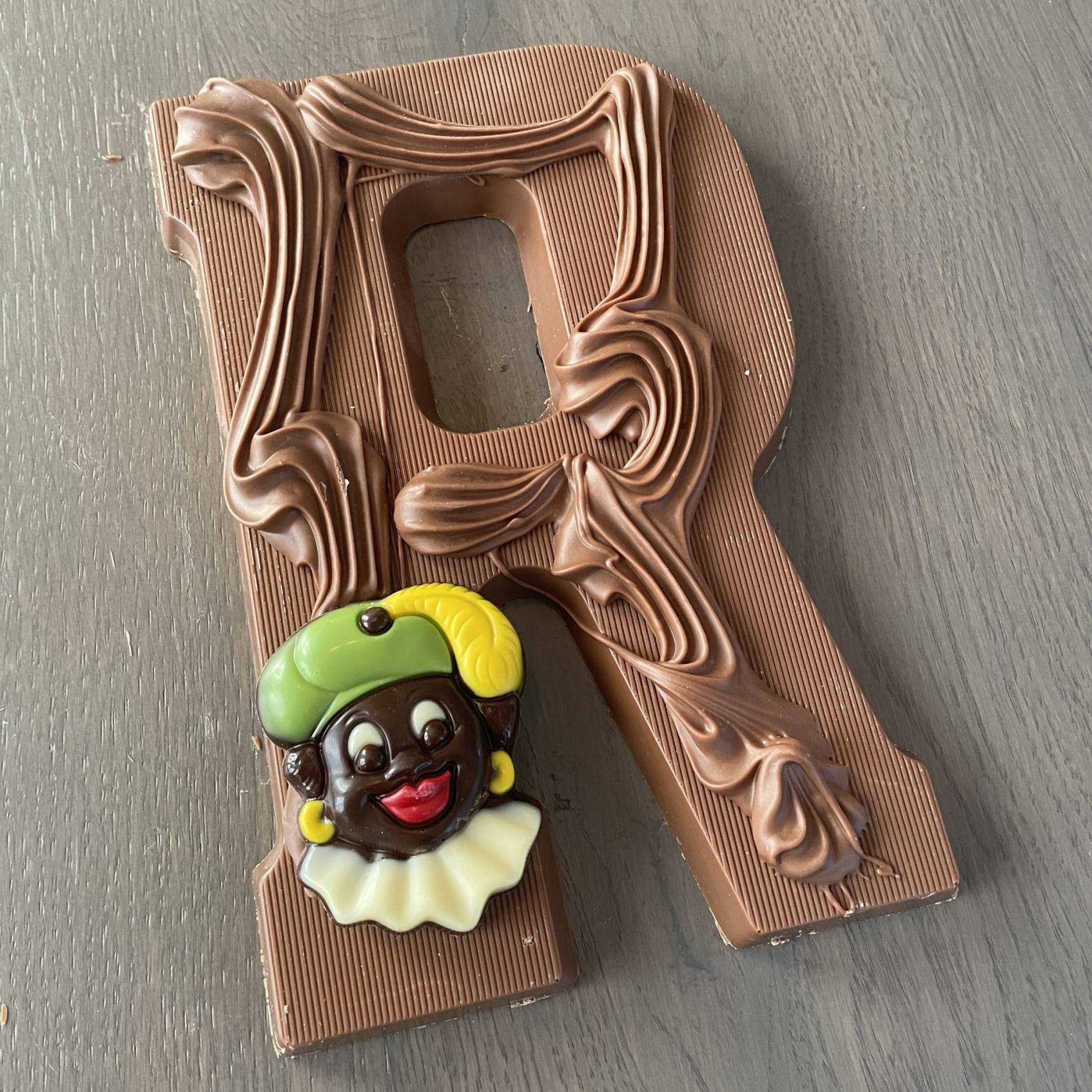 Chocoladeletter R