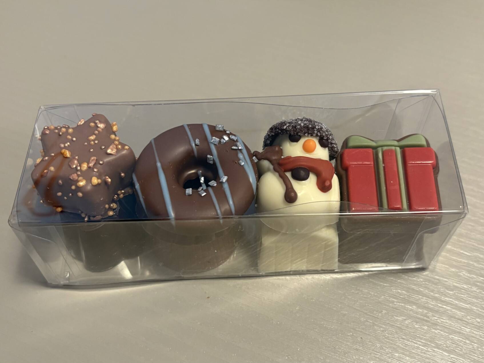 Transparante box met kerst en bonbons